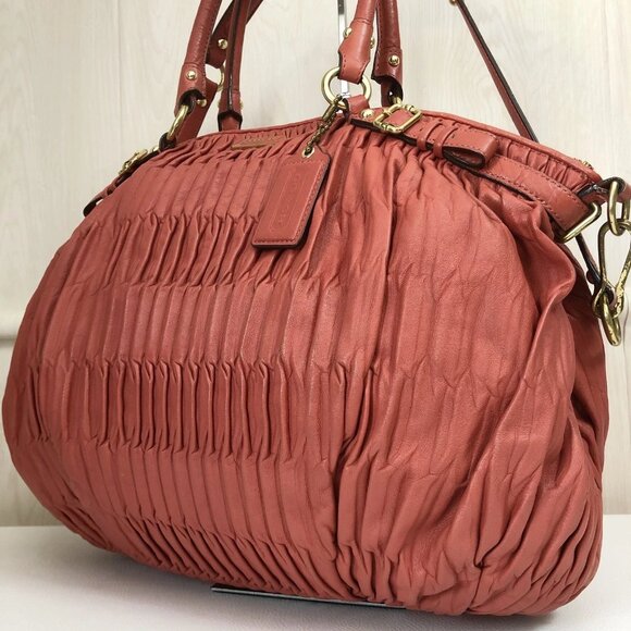 Coach shoulder bag - Picture 2 of 16